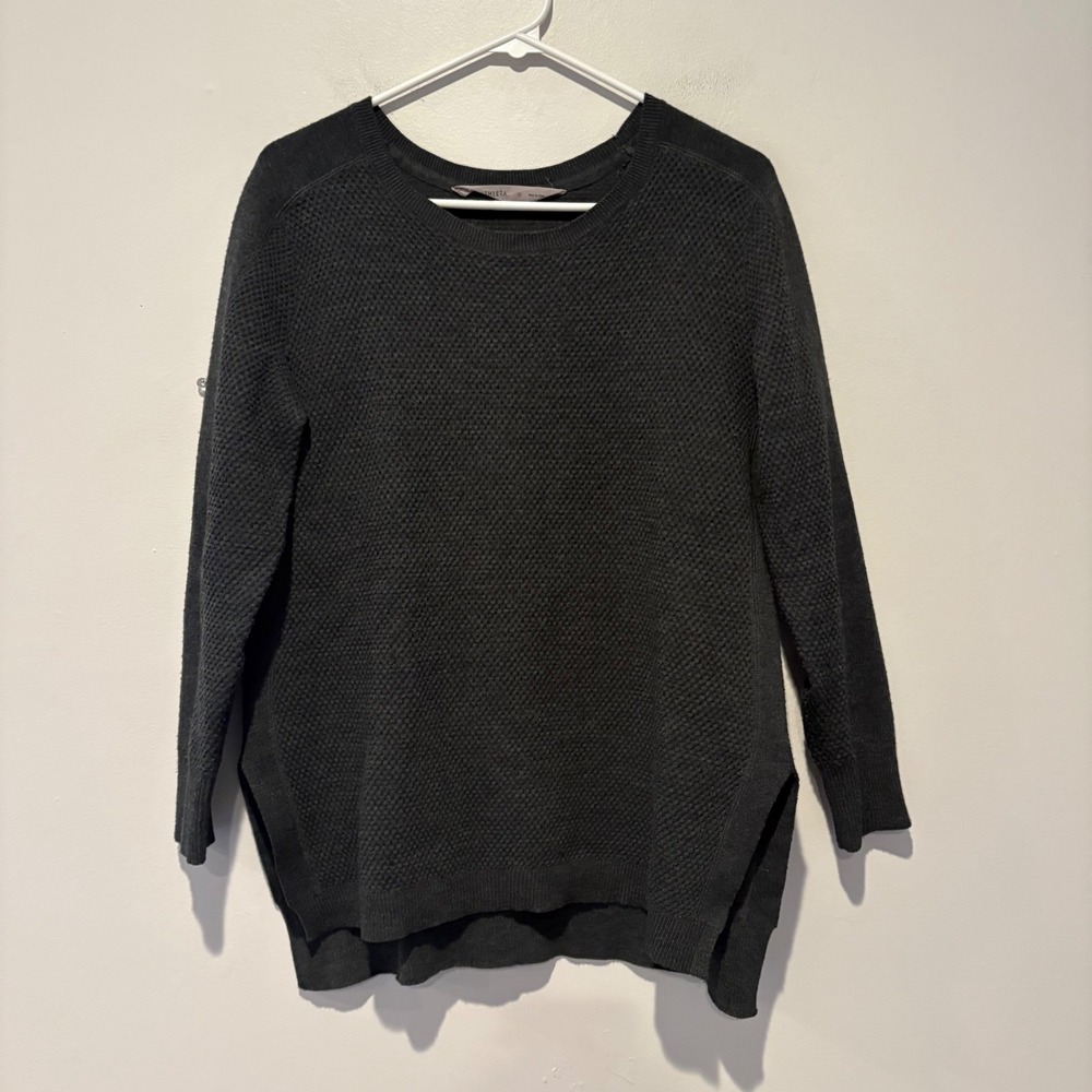 Athleta Textured Knit Sweater Womens Medium Charcoal Gray Long Sleeve Side Slits